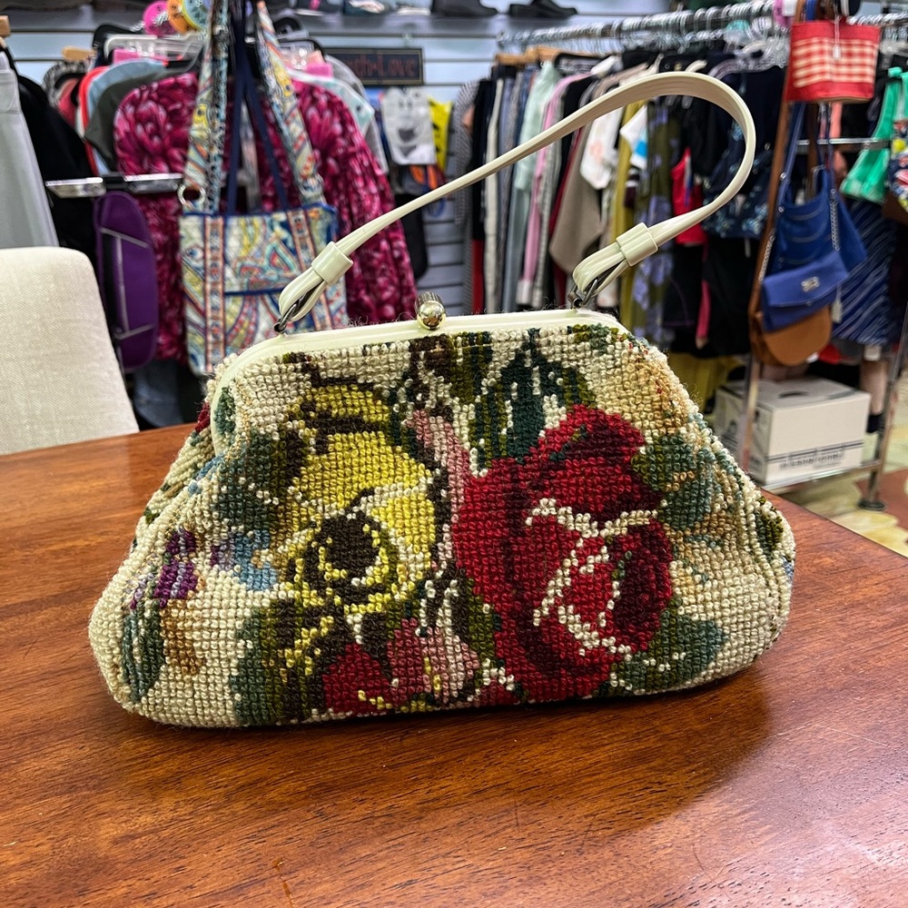 Vintage Jana Carpet Bag in Excellent Condition. Support our Charity!